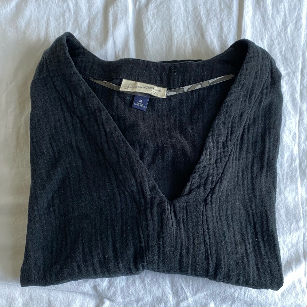 Universal Thread Cotton Vneck